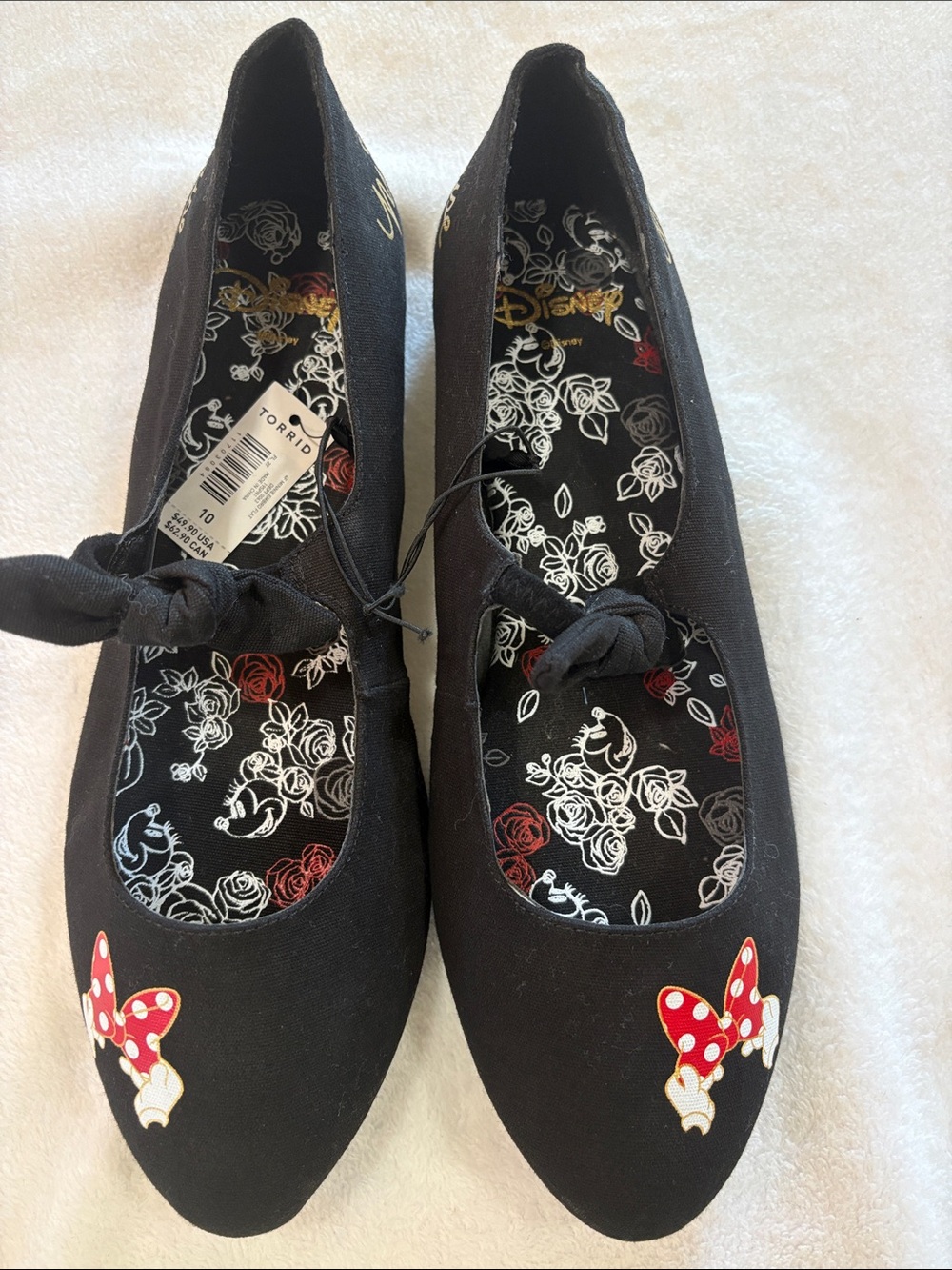 Torrid Disney Minnie Mouse Flats 10W NWT Black Mary Jane Bow